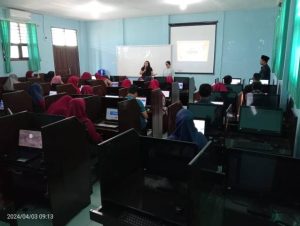 MTs Negeri Kota Sorong Tingkatkan Keterampilan Guru melalui Desain Grafis  Pelatihan Canva