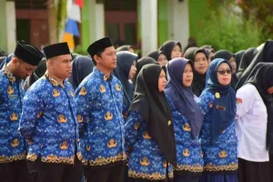 MTs Negeri Kota Sorong Turut Serta dalam Upacara Hardiknas 2026, Kepala Madrasah Tekankan Semangat Kolaborasi Pendidikan