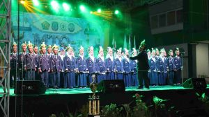 Siswa MTs Negeri Kota Sorong Tampil Memukau sebagai Paduan Suara pada Pembukaan MTQ II Tingkat Provinsi Papua Barat Daya
