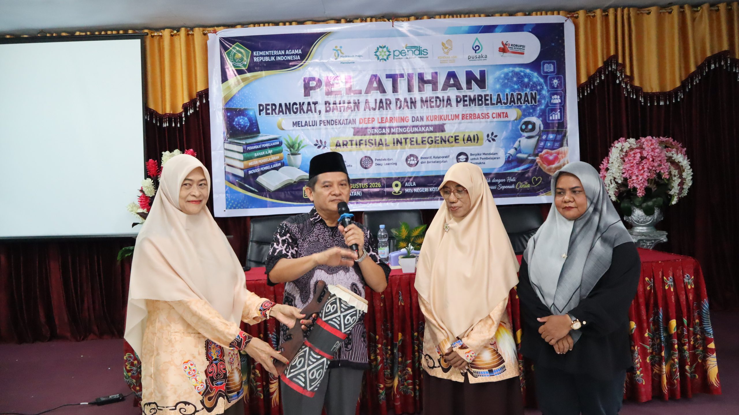 MTs Negeri Kota Sorong Gelar Pelatihan Peningkatan Kompetensi Guru, Perkuat Etos Kerja dan Transformasi Pembelajaran Berbasis Digital